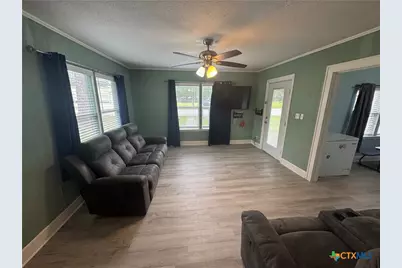 105 W Brackenridge Street, Edna, TX 77957 - Photo 17