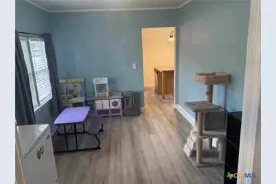 105 W Brackenridge Street, Edna, TX 77957 - Photo 7