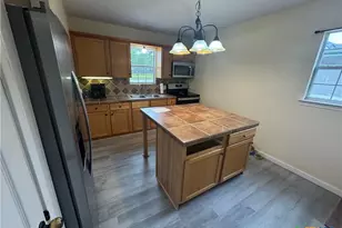 105 W Brackenridge St, Edna, TX 77957 - Photo 21