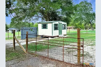 821 S Mill Street, Flatonia, TX 78941 - Photo 13