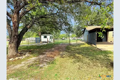 821 S Mill Street, Flatonia, TX 78941 - Photo 17