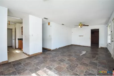 3304 Lone Tree Road, Victoria, TX 77901 - Photo 3