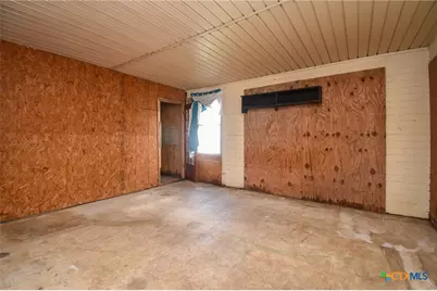 3304 Lone Tree Road, Victoria, TX 77901 - Photo 9
