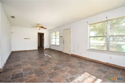 3304 Lone Tree Road, Victoria, TX 77901 - Photo 5