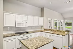1784 Oak Forest Dr, New Braunfels, TX 78132 - Photo 13