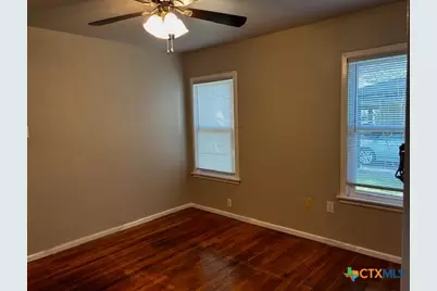 450 Wallace Street, Seguin, TX 78155 - Photo 7