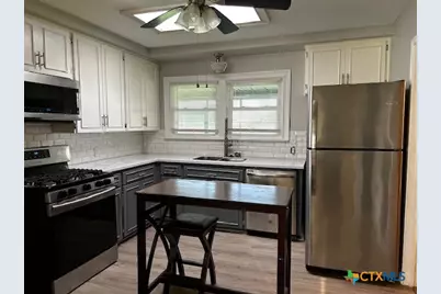 450 Wallace Street, Seguin, TX 78155 - Photo 15