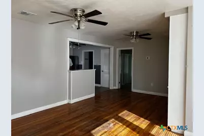 450 Wallace Street, Seguin, TX 78155 - Photo 5