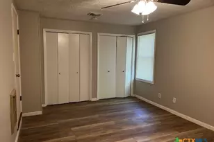 450 Wallace St, Seguin, TX 78155 - Photo 3