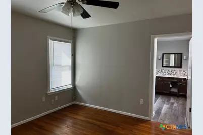 450 Wallace Street, Seguin, TX 78155 - Photo 11