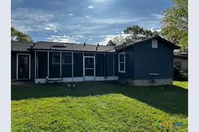 450 Wallace Street, Seguin, TX 78155 - Photo 19