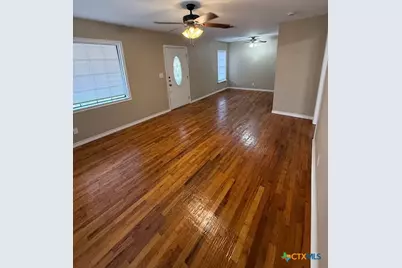 784 Samuels Avenue, New Braunfels, TX 78130 - Photo 3