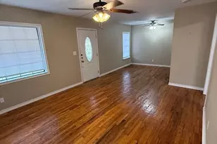 784 Samuels Ave, New Braunfels, TX 78130 - Photo 3