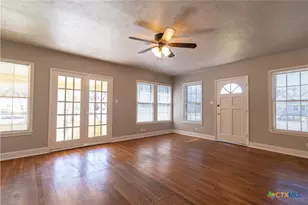 609 S Pecan Ave, Luling, TX 78648 - Photo 3