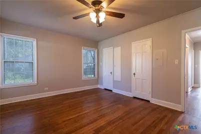 609 S Pecan Avenue, Luling, TX 78648 - Photo 7