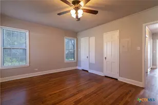 609 S Pecan Ave, Luling, TX 78648 - Photo 7