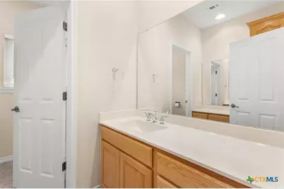809 Saint James, Seguin, TX 78155 - Photo 17