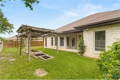 809 Saint James, Seguin, TX 78155 - Photo 23