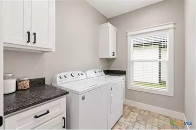502 Town Hall Lane, Victoria, TX 77904 - Photo 23