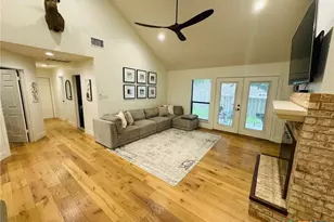 1234 Bluff Creek Cir, New Braunfels, TX 78130 - Photo 3