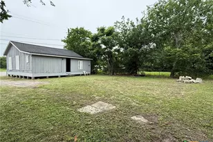906 E Goodwin Ave, Victoria, TX 77901 - Photo 3