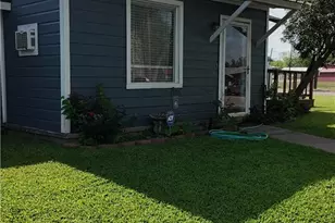 305 Dunn St, Cuero, TX 77954 - Photo 3