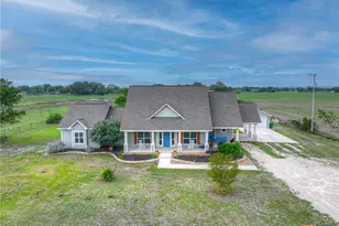 2048 E Martindale Rd, Seguin, TX 78155 - Photo 41