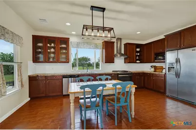 2048 E Martindale Road, Seguin, TX 78155 - Photo 11