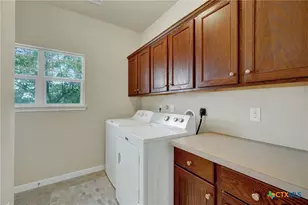 2048 E Martindale Rd, Seguin, TX 78155 - Photo 21