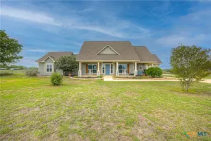 2048 E Martindale Rd, Seguin, TX 78155 - Photo 3
