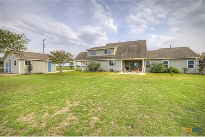 2048 E Martindale Road, Seguin, TX 78155 - Photo 37
