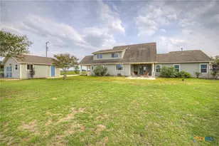 2048 E Martindale Rd, Seguin, TX 78155 - Photo 37
