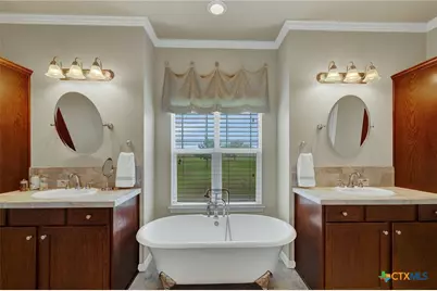 2048 E Martindale Road, Seguin, TX 78155 - Photo 17