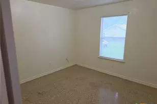 15 S 10th St, Temple, TX 76501 - Photo 5