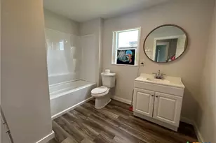 400 Symes St, Taylor, TX 76574 - Photo 17