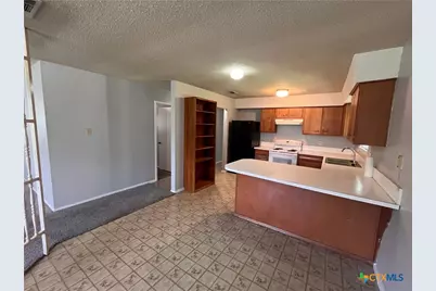 900 Hazelton Street, San Marcos, TX 78666 - Photo 3