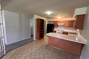 900 Hazelton St, San Marcos, TX 78666 - Photo 3