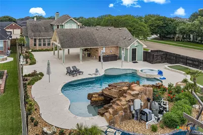 102 Green Gable Drive, Victoria, TX 77904 - Photo 9