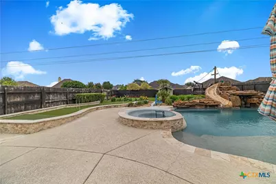 102 Green Gable Drive, Victoria, TX 77904 - Photo 11