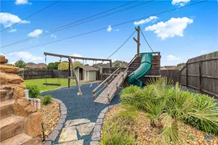 102 Green Gable Dr, Victoria, TX 77904 - Photo 15