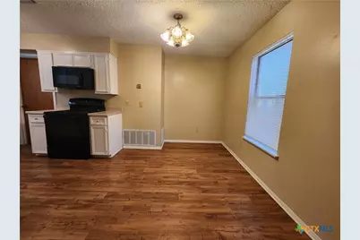 929 Ohio Avenue, New Braunfels, TX 78130 - Photo 7