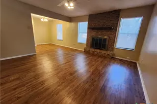 929 Ohio Ave, New Braunfels, TX 78130 - Photo 3