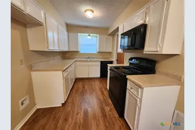 929 Ohio Avenue, New Braunfels, TX 78130 - Photo 11