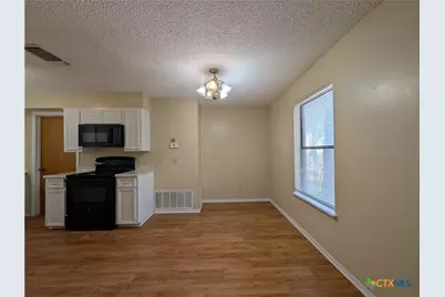 929 Ohio Avenue, New Braunfels, TX 78130 - Photo 7