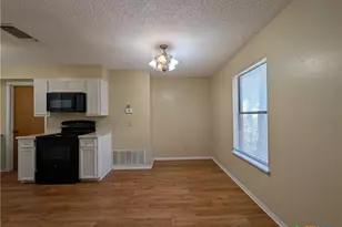 929 Ohio Ave, New Braunfels, TX 78130 - Photo 7