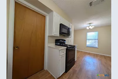 929 Ohio Avenue, New Braunfels, TX 78130 - Photo 11