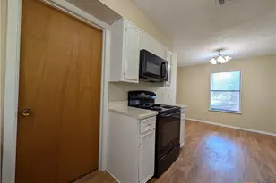 929 Ohio Ave, New Braunfels, TX 78130 - Photo 11