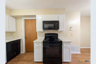 929 Ohio Avenue, New Braunfels, TX 78130 - Photo 9