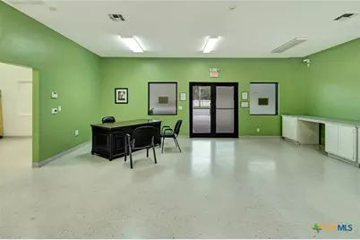 2112 N Navarro Street #B, Victoria, TX 77901 - Photo 3