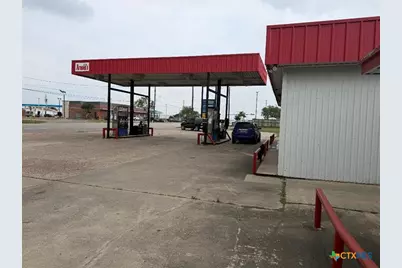 3011 S Laurent Street, Victoria, TX 77901 - Photo 9